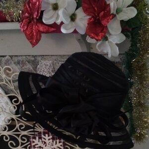 Elegant Black Hat - Ellen Tracy